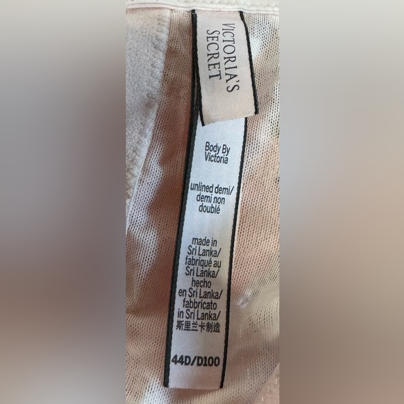 Victoria Secret Size 44D Lace Bra - Picture 4 of 4